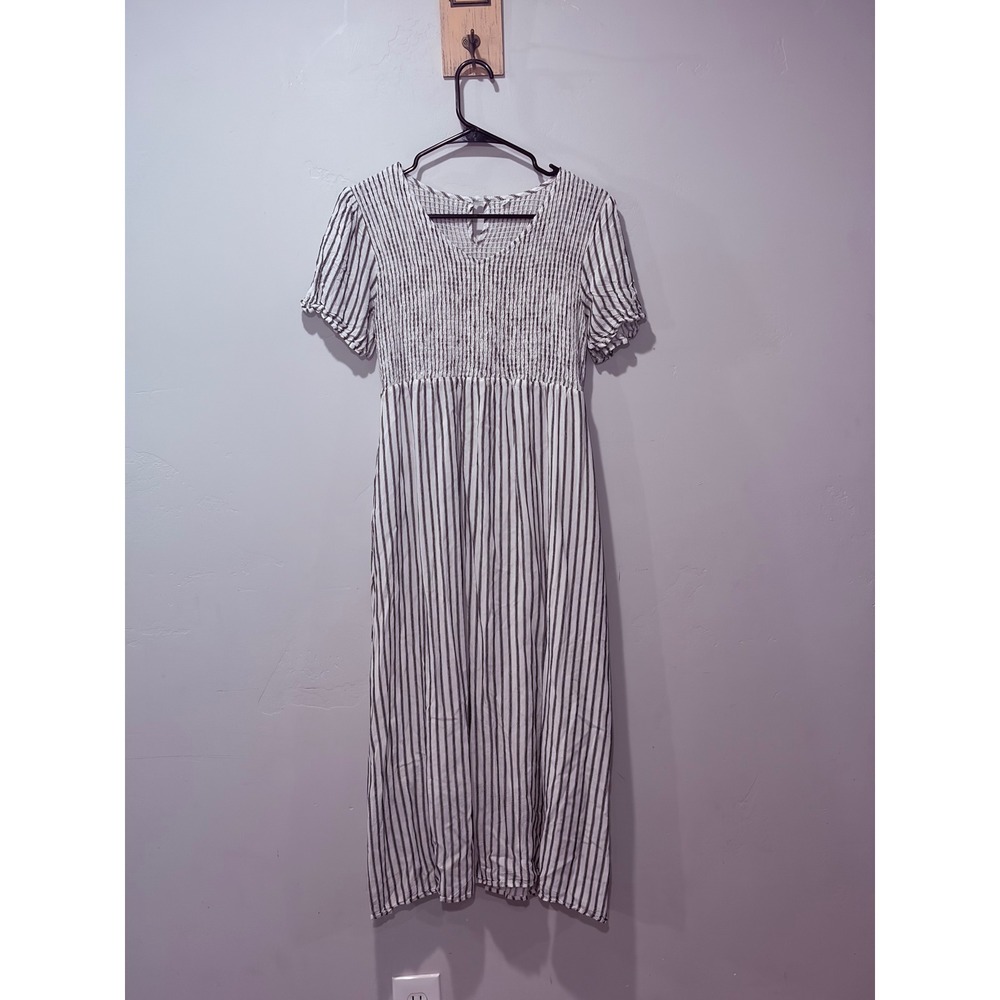 Striped Smocked Bodice Midi Dress Short Sleeve V-Neck Large